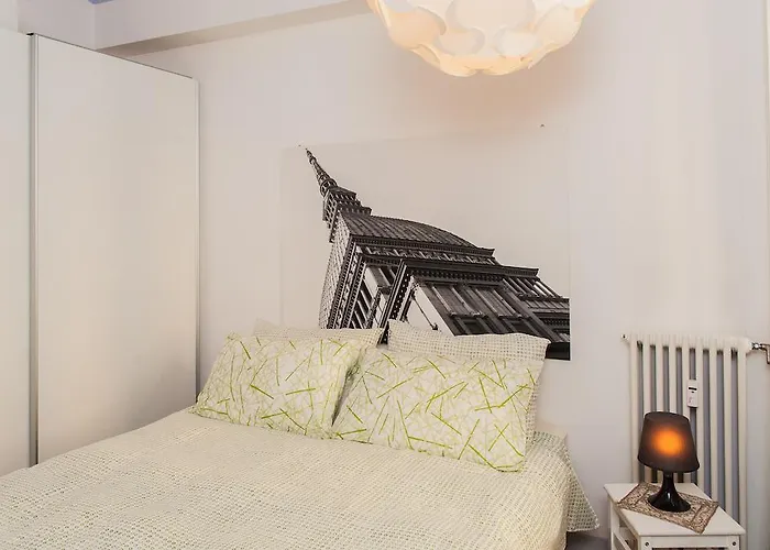 Porta Susa By Home4holidays Apartamento Turim